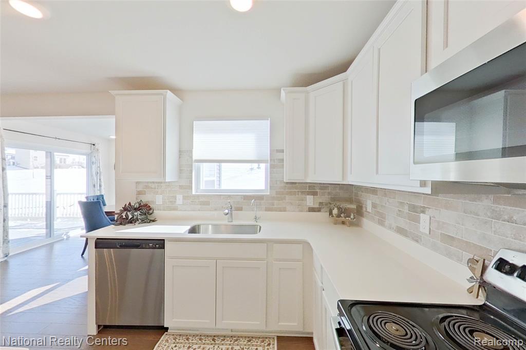 333 Saddleback Court, White Lake, MI — Photo 16