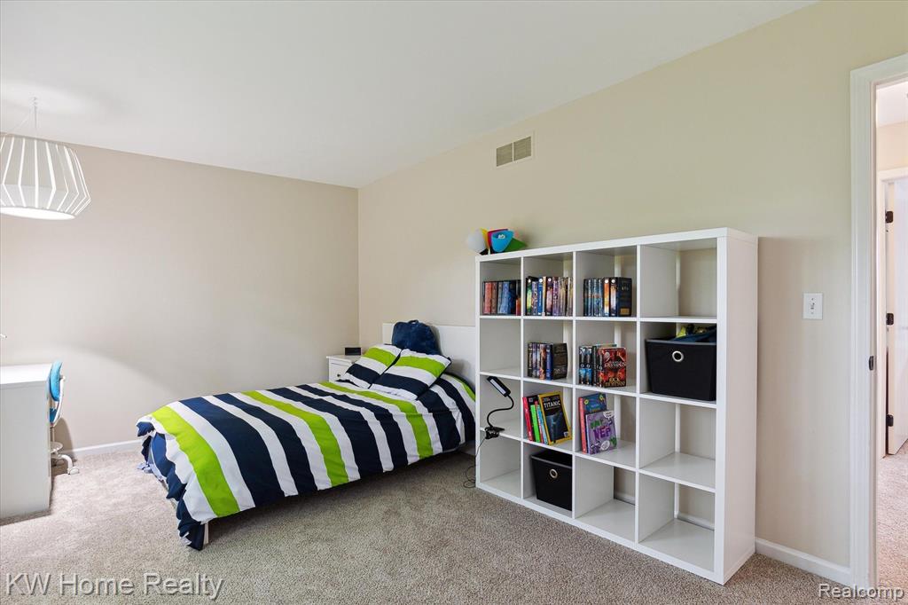 4672 NUTMEG Drive, Ypsilanti, MI 48197 — Photo 38