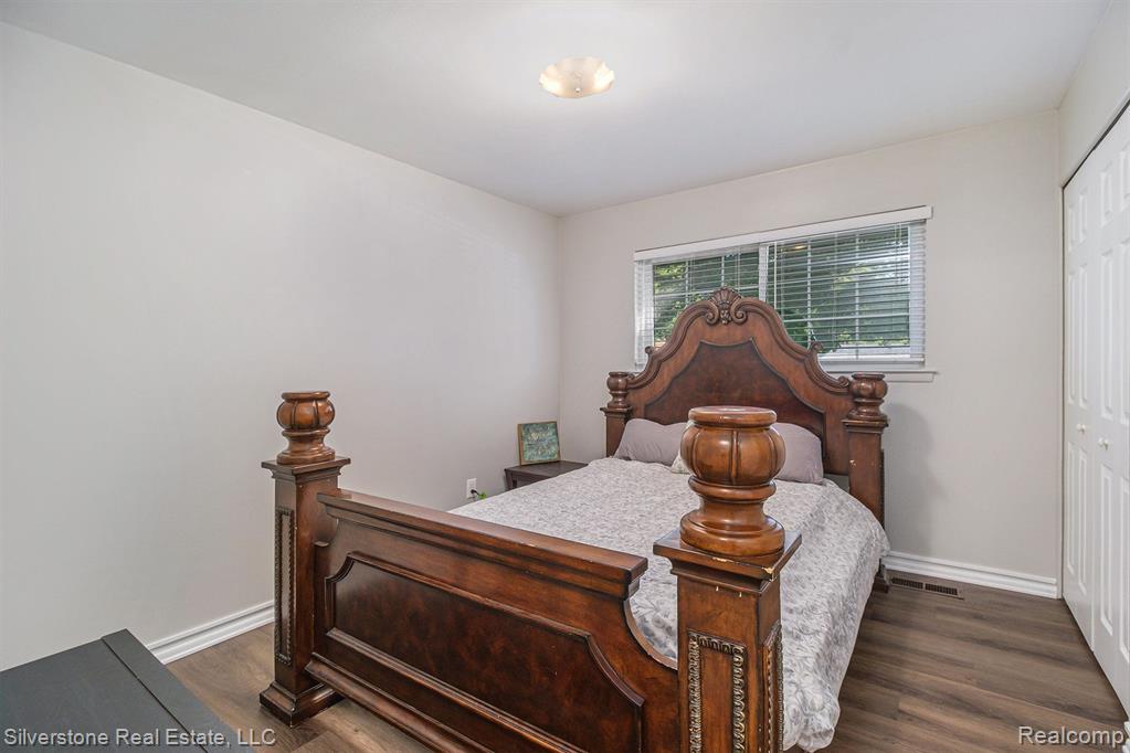 651 E FOX HILLS Drive, Bloomfield Hills, MI 48304 — Photo 14
