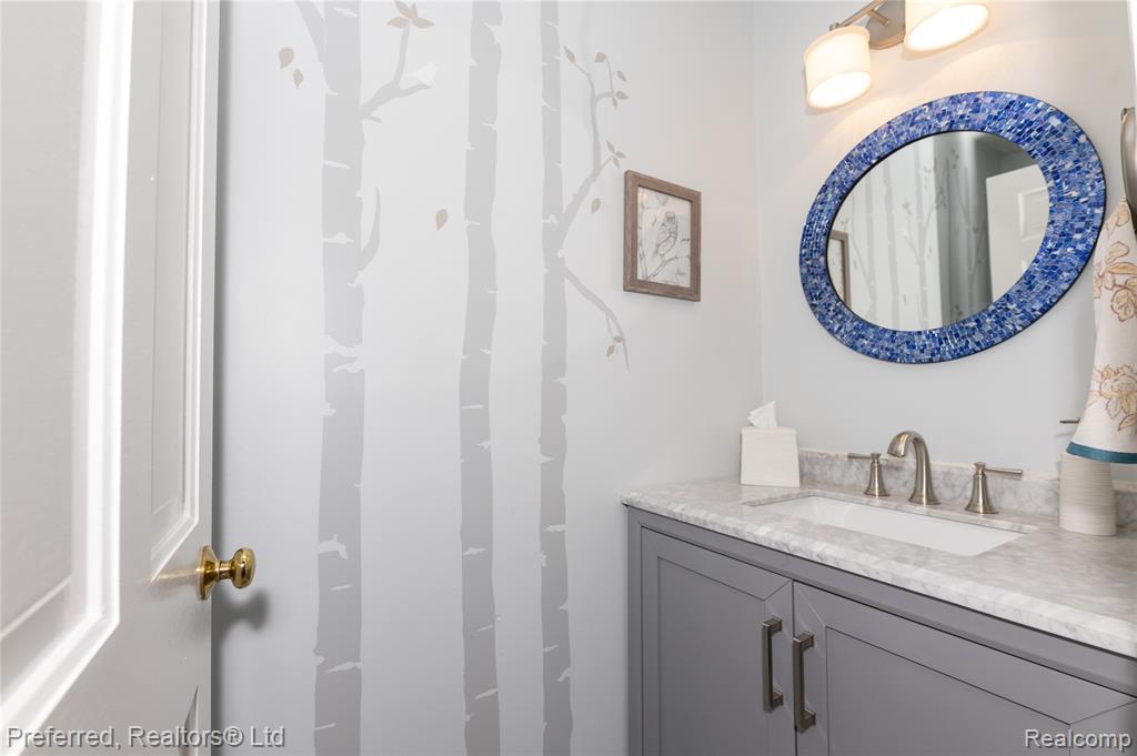 9350 Colony Farm Court, Plymouth, MI 48170 — Photo 8