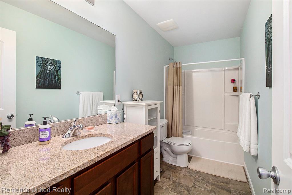 3652 AMBER OAKS Drive, Howell, MI 48855 — Photo 19
