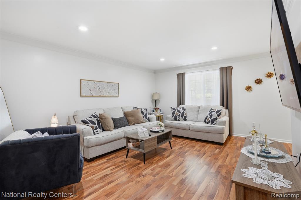 5549 Mansfield Avenue, Sterling Heights, MI 48310 — Photo 4