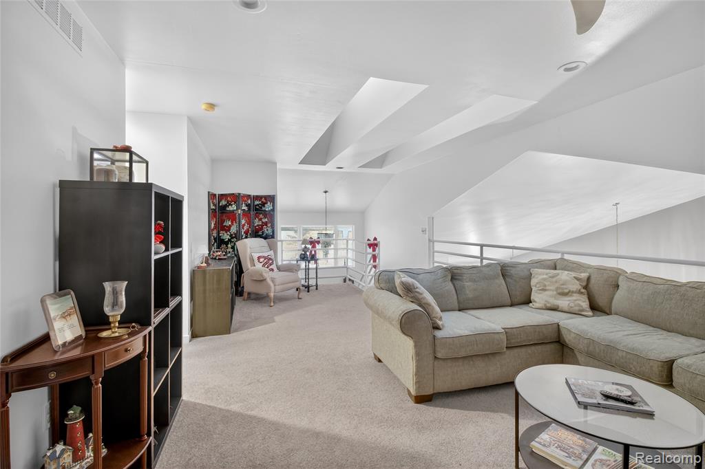 5148 Woodrun Court, West Bloomfield, MI 48323 — Photo 16