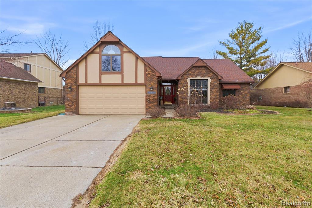 26525 Mapleridge Drive, New Baltimore, MI — Photo 2