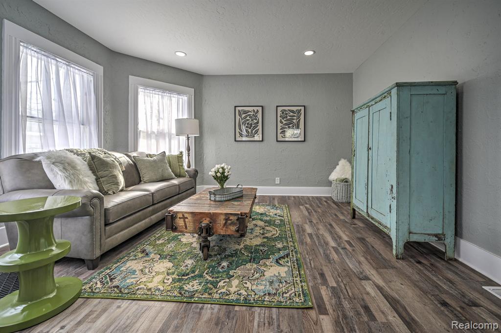 602 S BROAD Street, Holly, MI 48442 — Photo 10