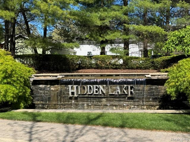8250 Stoney Creek Drive, South Lyon, MI 48178 — Photo 47
