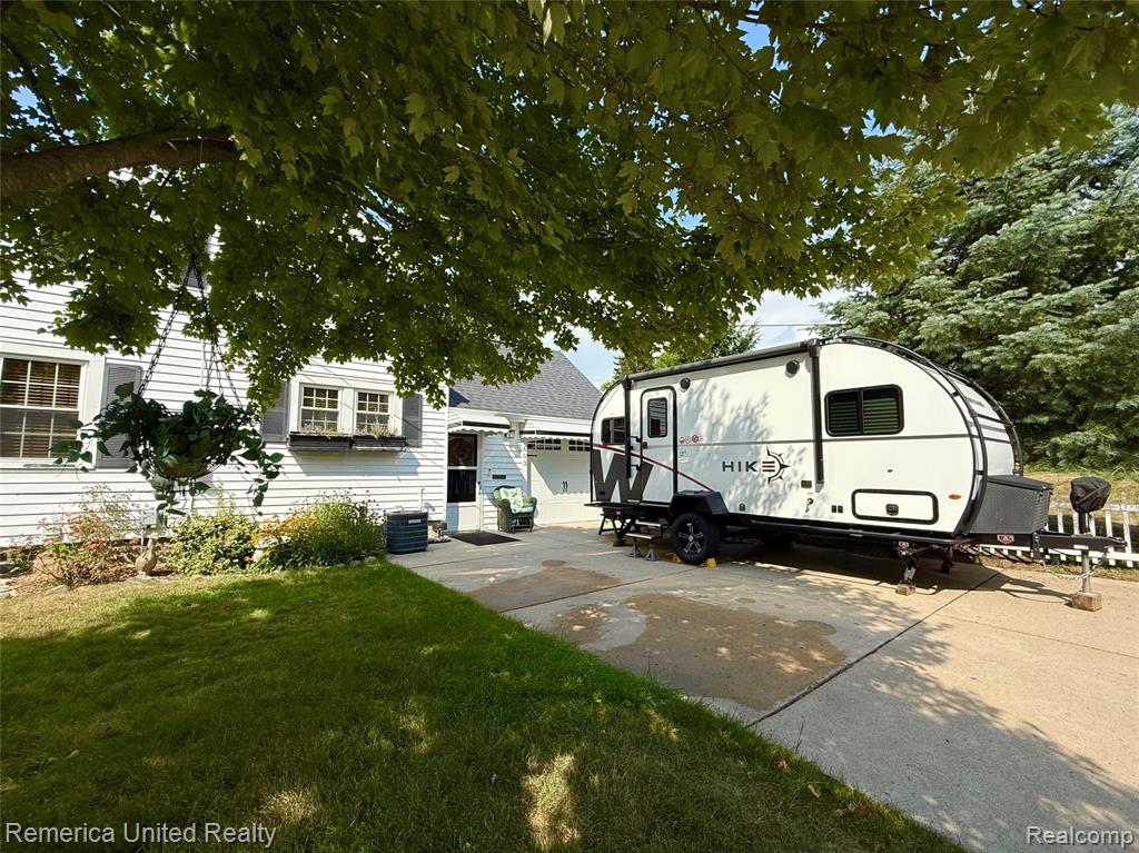 603 N Michigan Avenue, Howell, MI 48843 — Photo 30