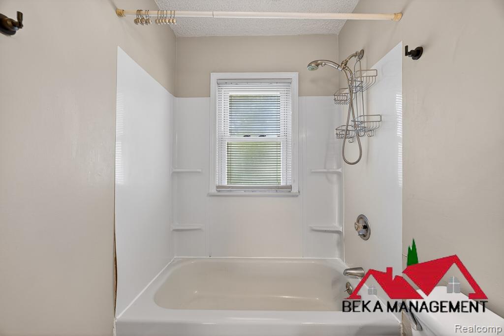 4924 Howe Road, Wayne, MI 48184 — Photo 9