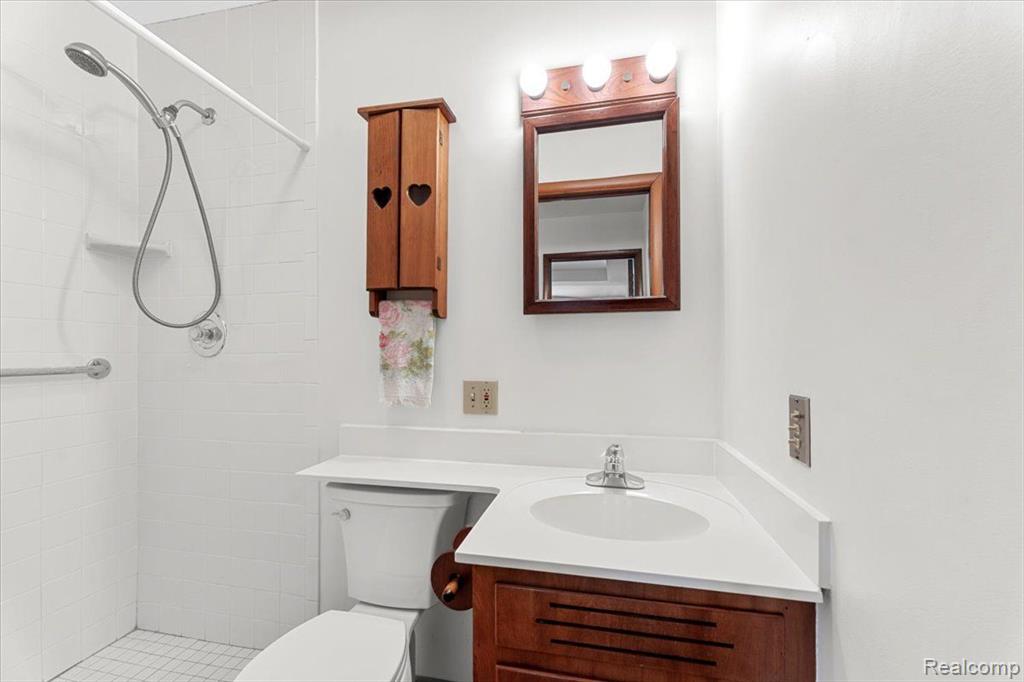 30617 YOUNG Drive, Gibraltar, MI — Photo 20