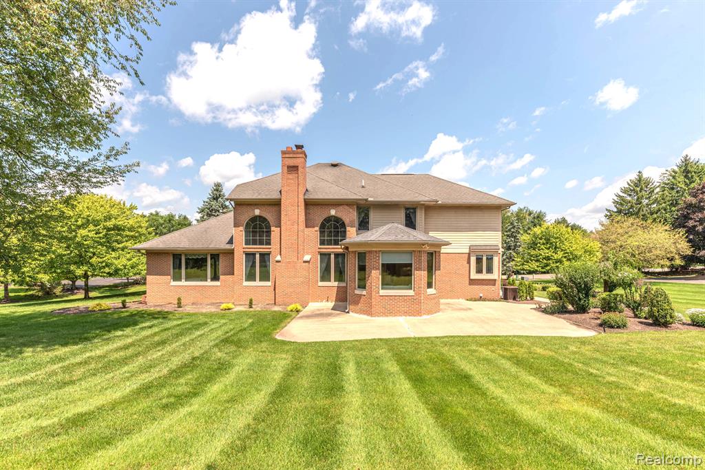 5003 HICKORY POINTE Drive, Orchard Lake Village, MI 48323 — Photo 80