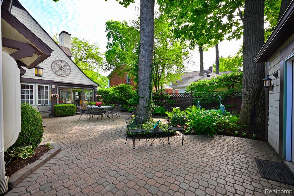 680 Wimbleton Drive, Birmingham, MI 48009 — Photo 39