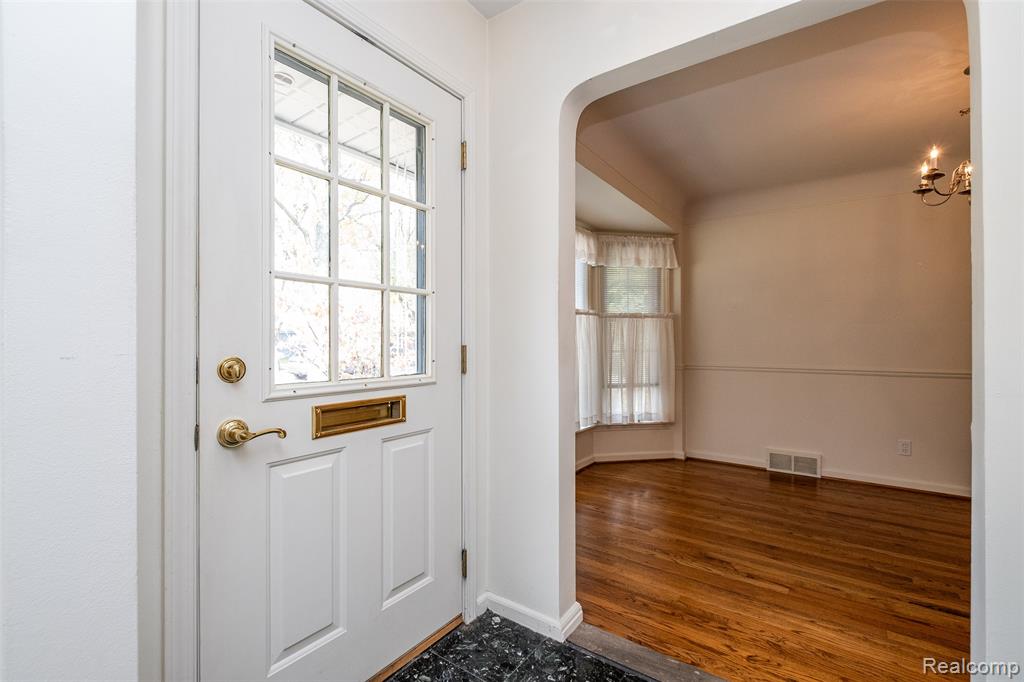 32210 Sheridan Drive, Beverly Hills, MI 48025 — Photo 3