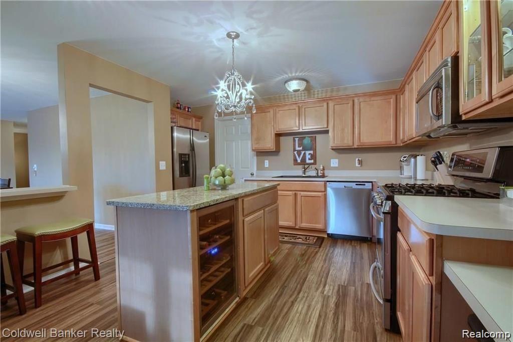 39642 ROCKCREST Lane, Northville, MI — Photo 10