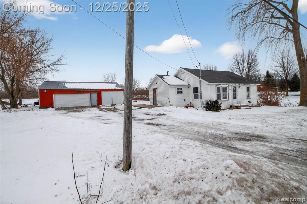 5369 S Mackinaw Road, Bay City, MI 48706 — Photo 2