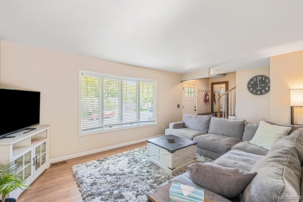 602 Davis Street, Fenton, MI 48430 — Photo 7