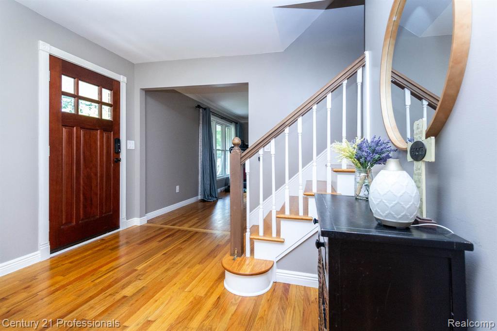 671 Bridgestone Drive, Rochester Hills, MI 48309 — Photo 5