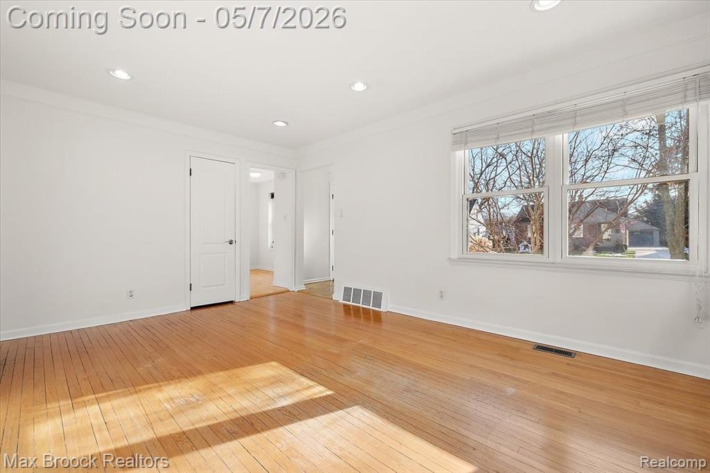 912 Woodsboro Drive, Royal Oak, MI 48067 — Photo 5