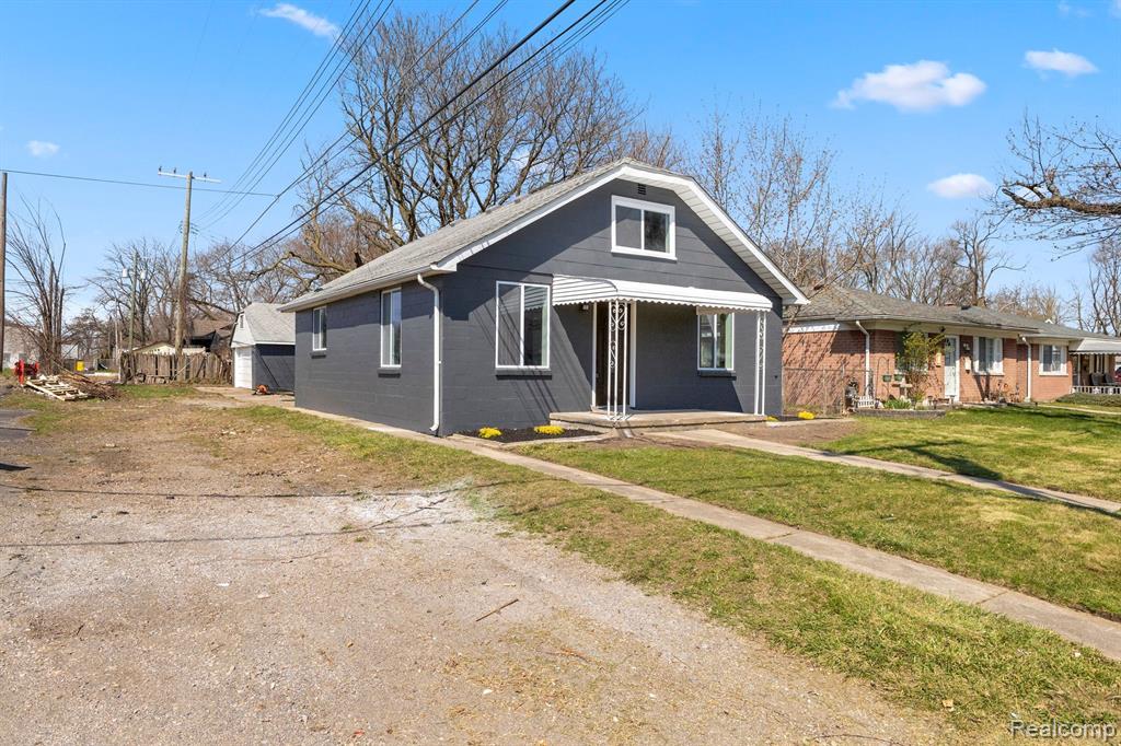 5692 JACKSON Street, Dearborn Heights, MI 48125 — Photo 32