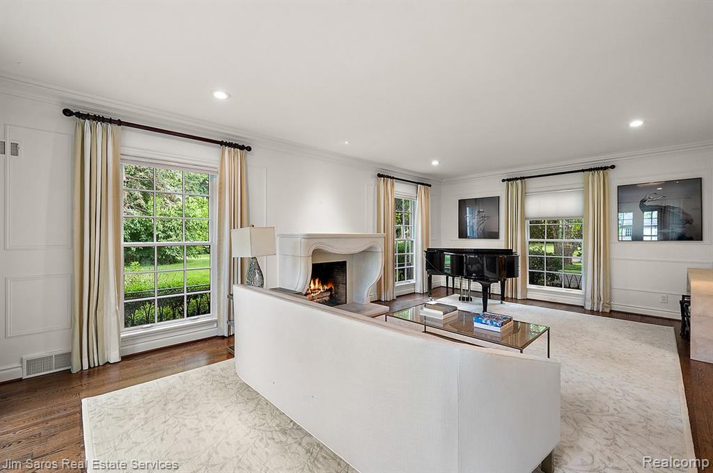 688 Balfour Street, Grosse Pointe Park, MI 48230 — Photo 8