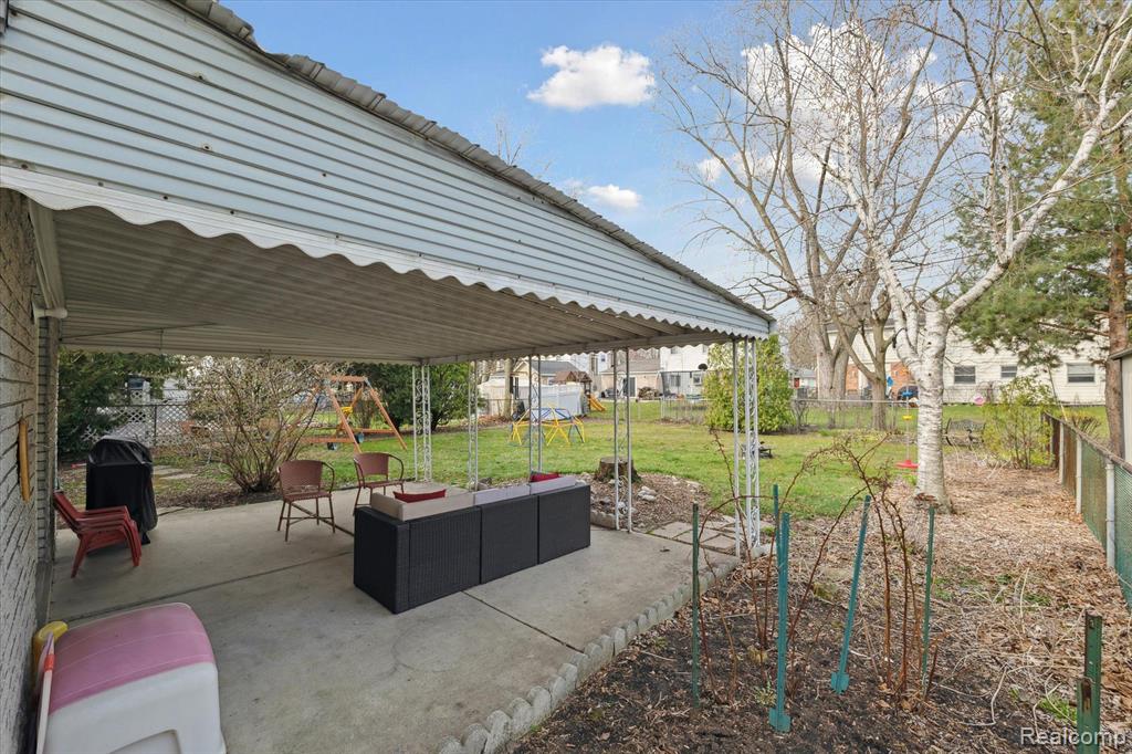 519 N MANITOU Avenue, Clawson, MI — Photo 44