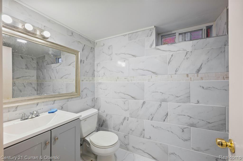 8841 WHITCOMB Street, Detroit, MI 48228 — Photo 18
