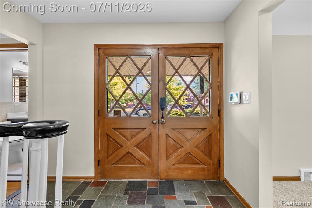 8362 Sunburst, Center Line, MI 48015 — Photo 11
