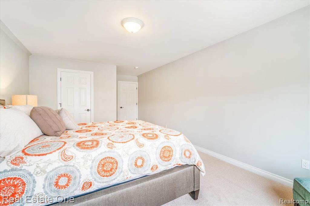 48025 E OXFORD Court, Canton, MI 48187 — Photo 57