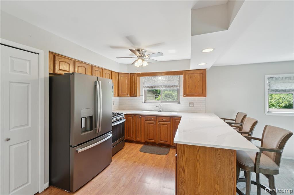6169 Barker Circle, Waterford, MI 48329 — Photo 11