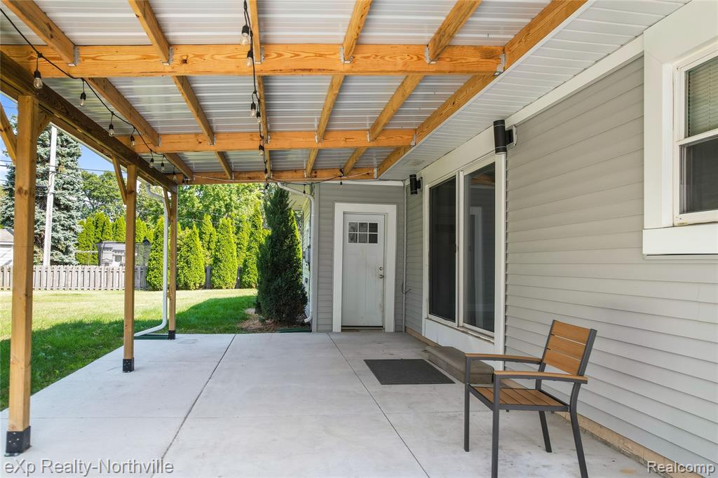42030 Schoolcraft Road, Plymouth, MI 48170 — Photo 8