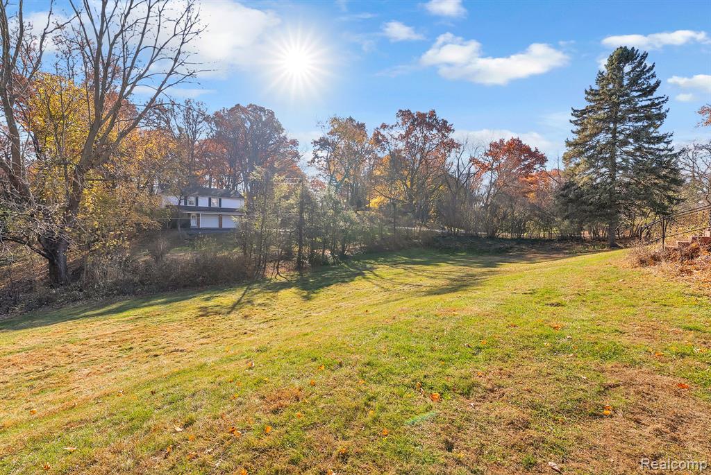 4265 Pine Tree Trail, Bloomfield Hills, MI 48302 — Photo 45