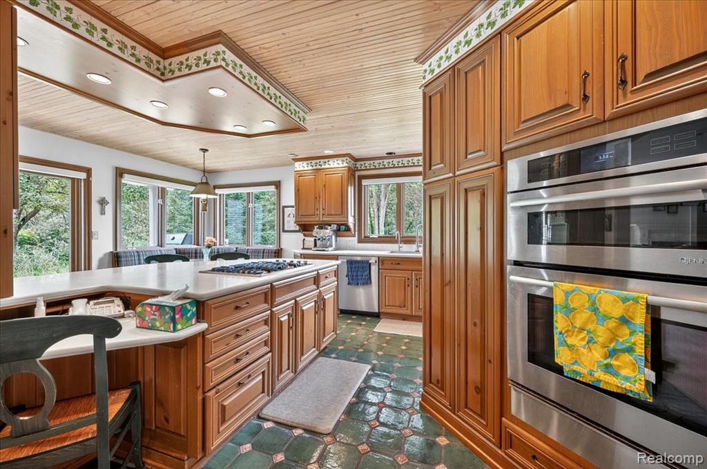 4815 Mill Creek Court, Rochester, MI 48306 — Photo 24