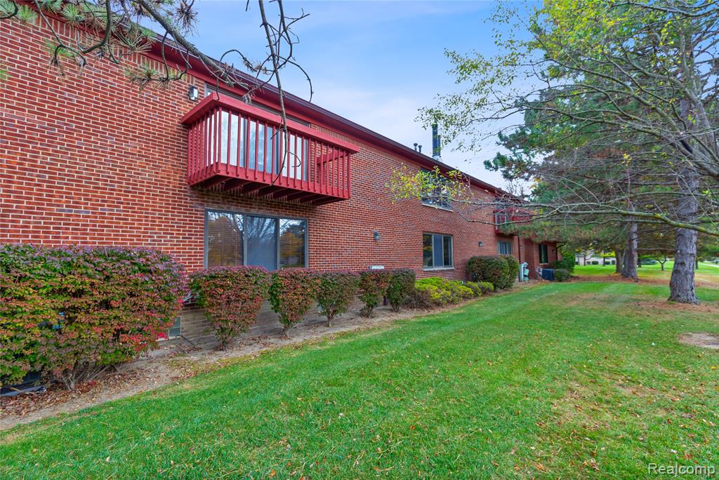 42216 Lochmoor Street, Clinton Twp, MI 48038 — Photo 26