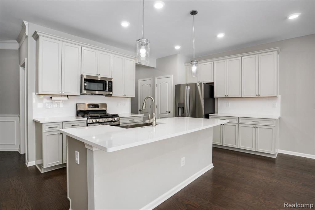 4974 Glenora Drive, Lake Orion, MI — Photo 3