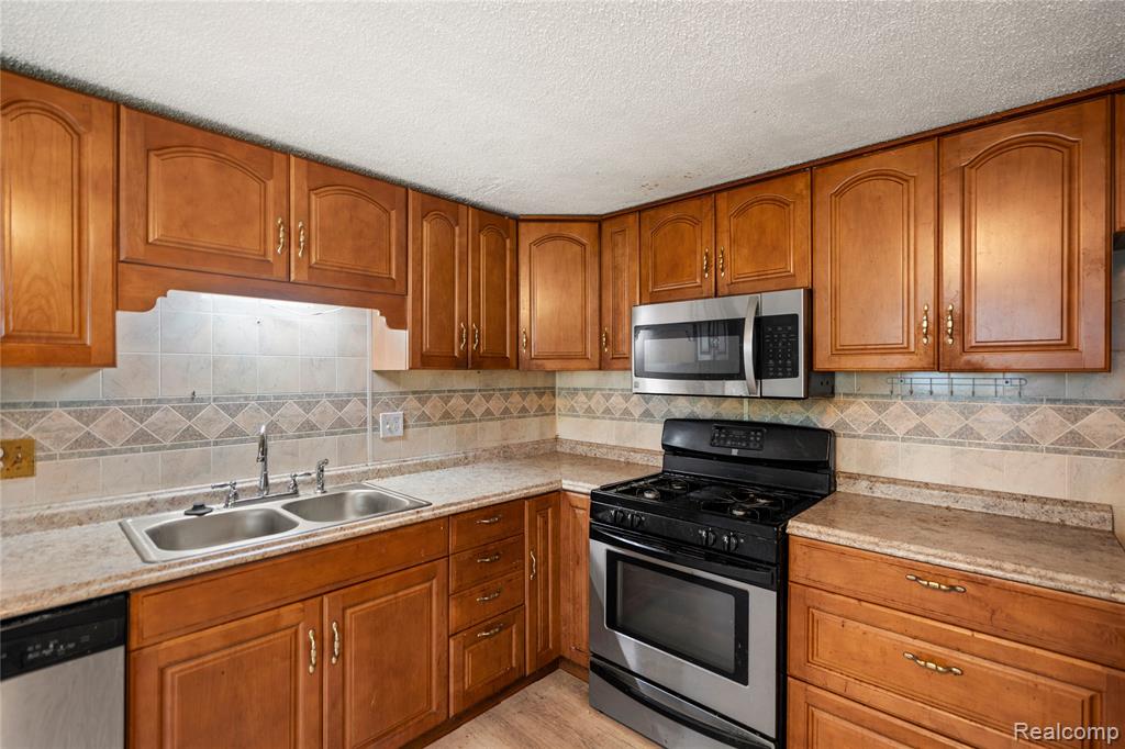 8309 Maxwell Avenue, Warren, MI 48089 — Photo 8