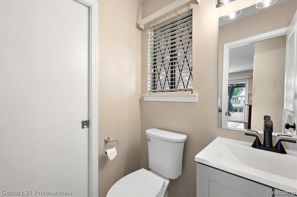 43587 Petrucci Drive, Clinton Twp, MI 48038 — Photo 23
