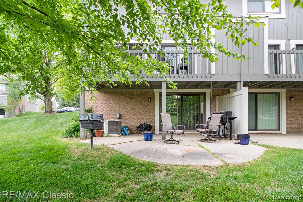 854 YORKTOWN Court, Northville, MI 48167 — Photo 22