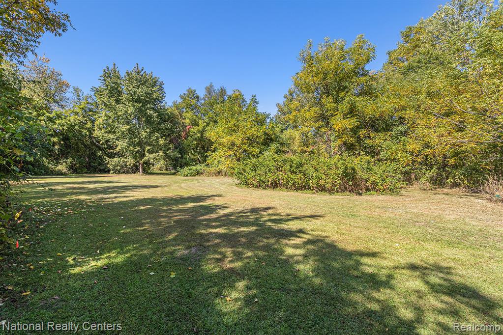 7250 Lindrath, Washington, MI — Photo 32