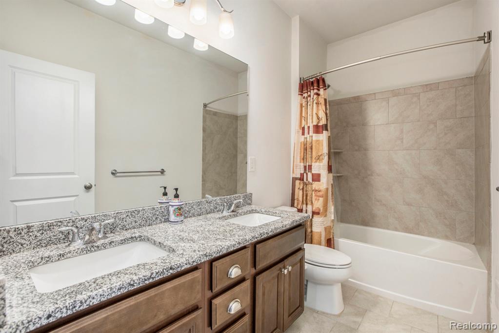 51021 Laurel Park, Canton, MI 48188 — Photo 25