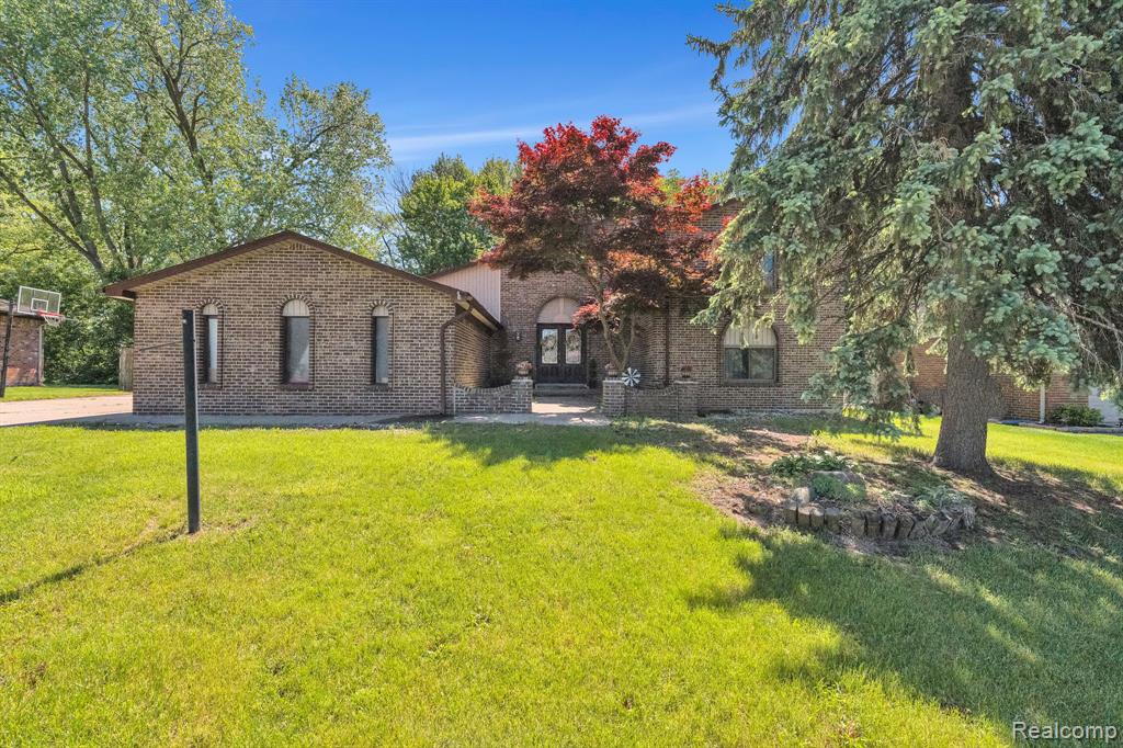 18823 Millar Road, Clinton Twp, MI 48036
