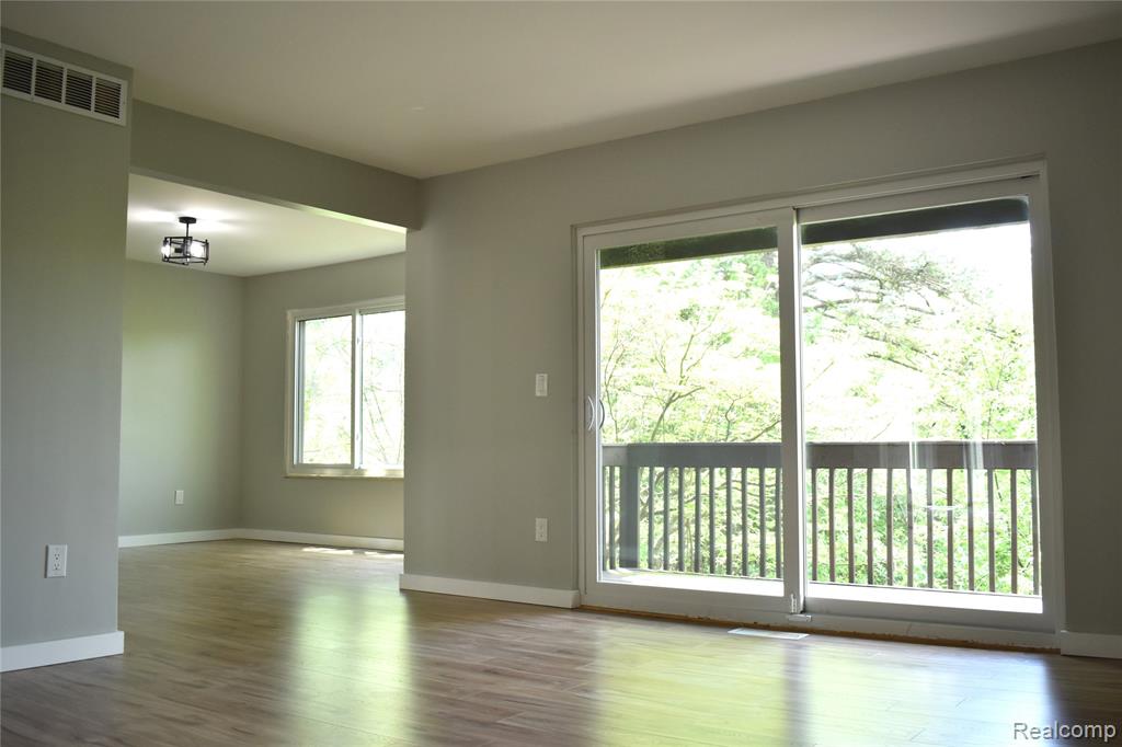 2073 Bordeaux Street, West Bloomfield, MI 48323 — Photo 15
