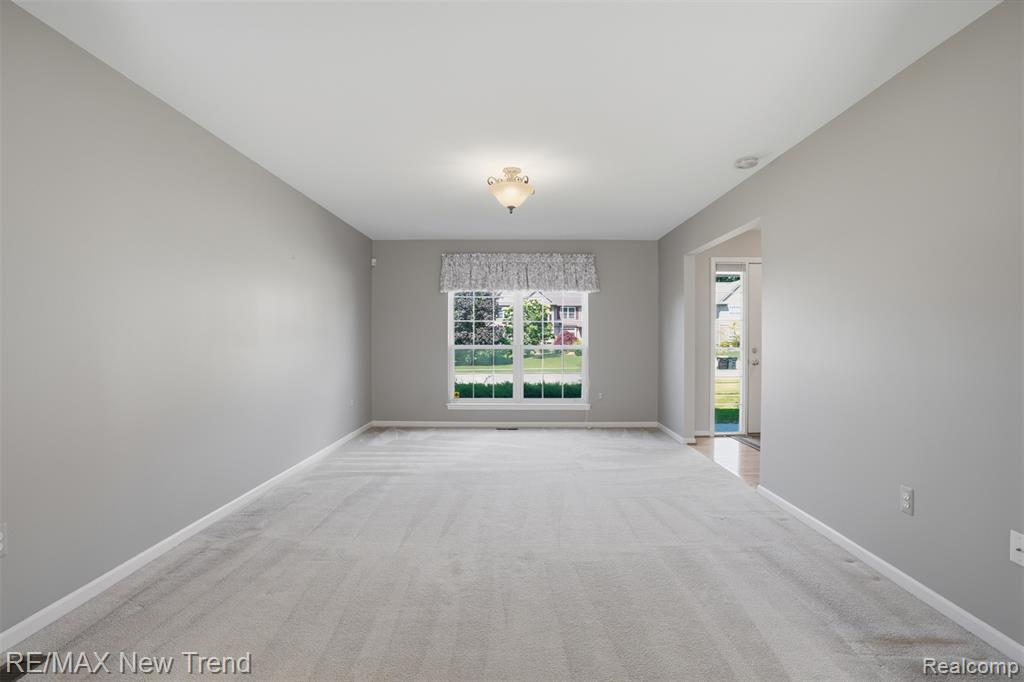 729 Akehurst Lane, White Lake, MI — Photo 11