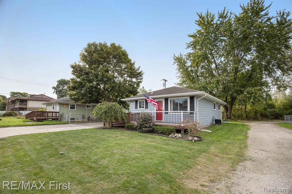 715 LOWELL Street, Marine, MI — Photo 3