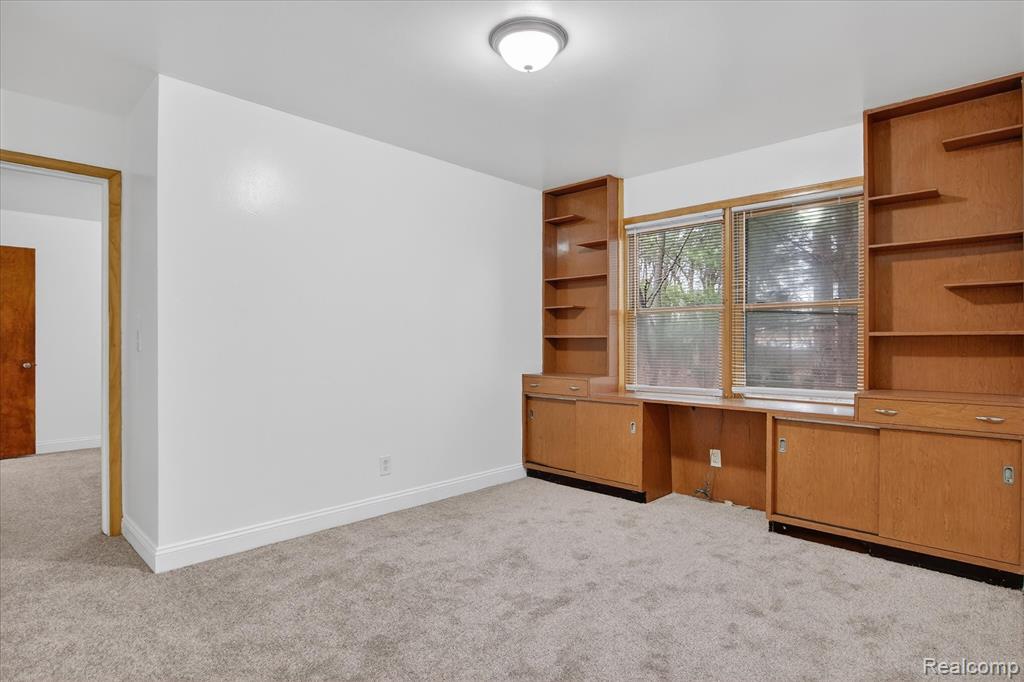 18671 Huntington Avenue, Harper Woods, MI 48225 — Photo 17
