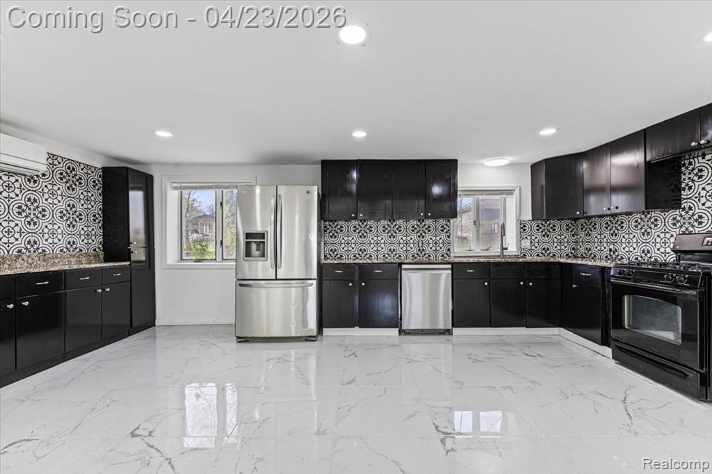 47339 Jefferson Avenue, Chesterfield, MI 48047 — Photo 11
