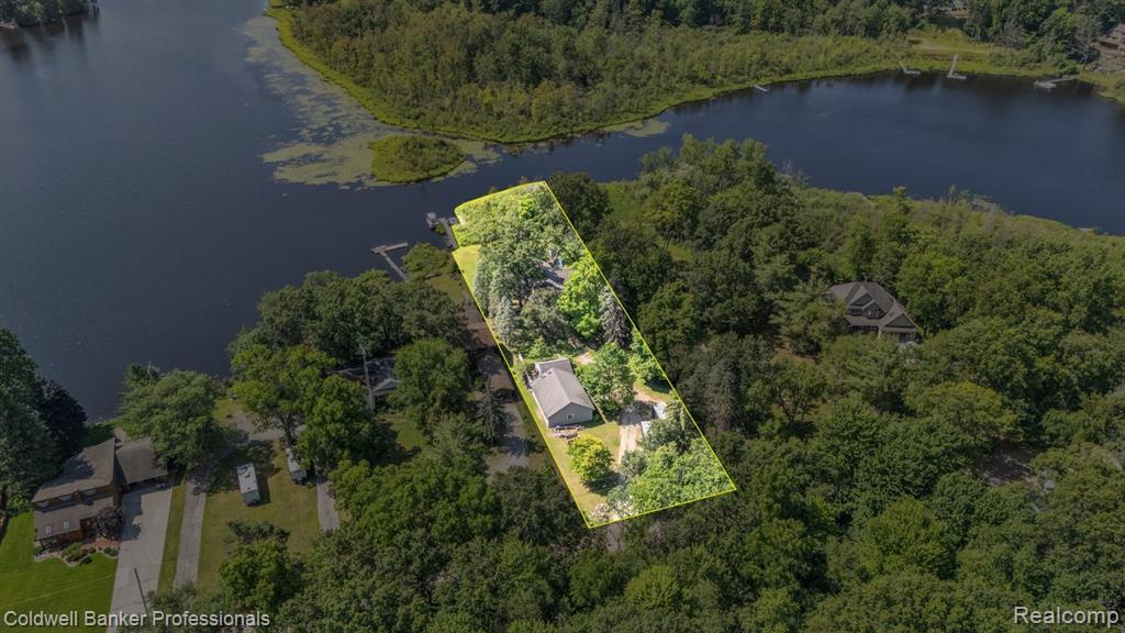 1325 Elkhorn Lake Road, Lake Orion, MI 48362 — Photo 7