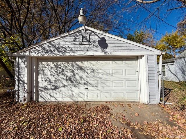 18808 Kingsville Street, Harper Woods, MI 48225 — Photo 4