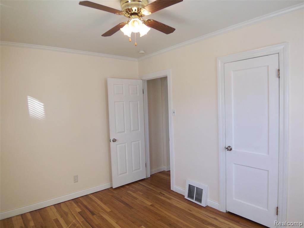 8269 Sterling, Center Line, MI 48015 — Photo 21