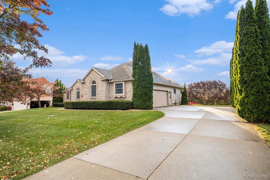 4382 Oak Tree Court, Fenton, MI 48430 — Photo 50