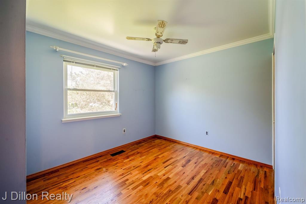 9121 TAVISTOCK Drive, Plymouth, MI 48170 — Photo 34