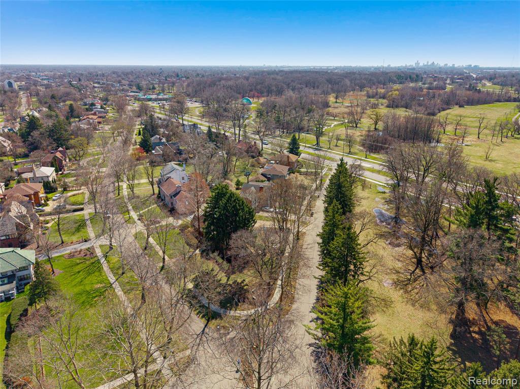 1735 LINCOLNSHIRE Drive, Detroit, MI, 48203